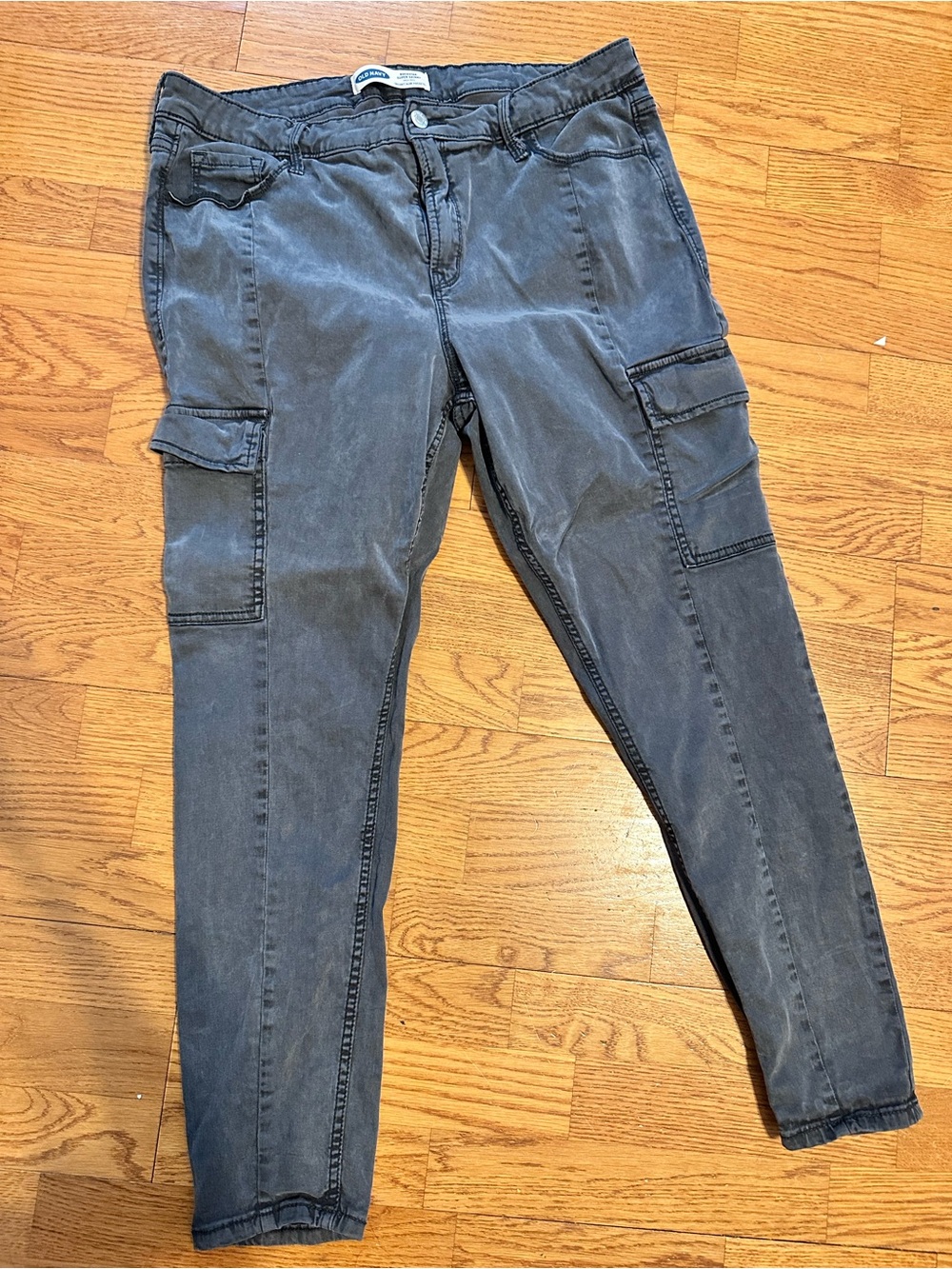Old Navy Rockstar Super Skinny Gray Cargo Pants Women’s Stretch Utility Jeans